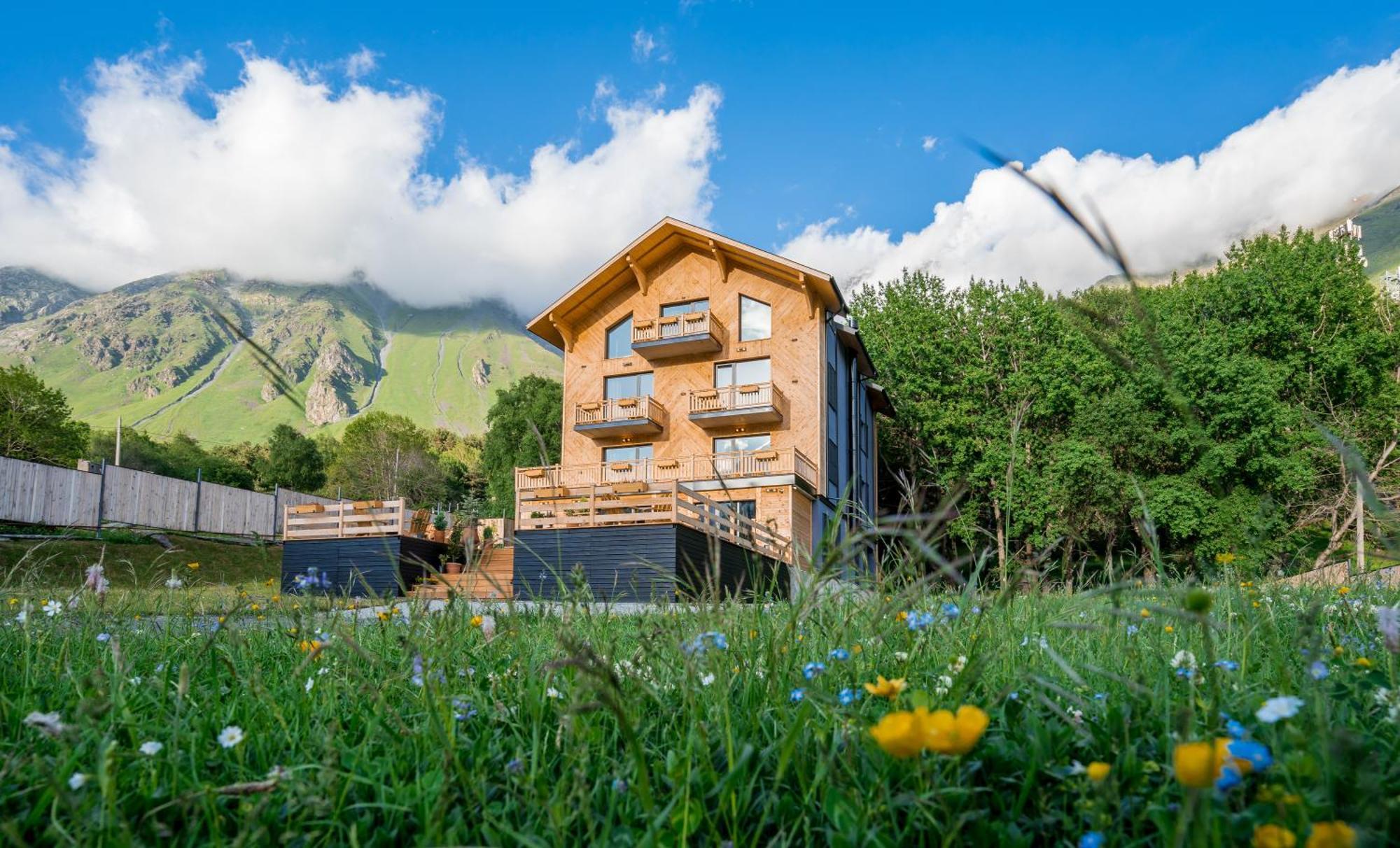 1740 Boutique Hotel Kazbegi Екстериор снимка