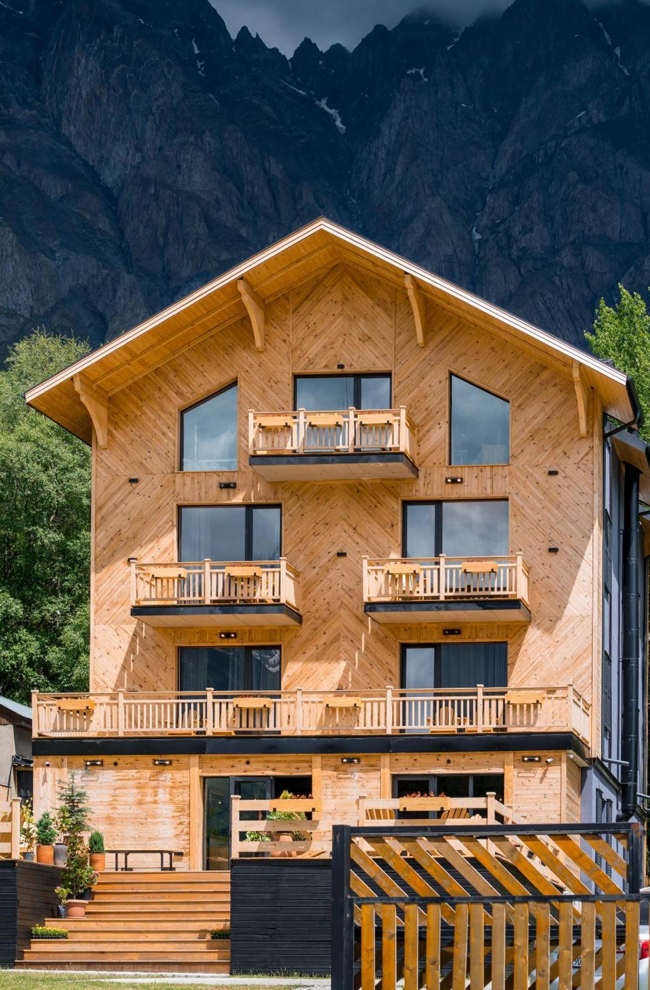 1740 Boutique Hotel Kazbegi Екстериор снимка