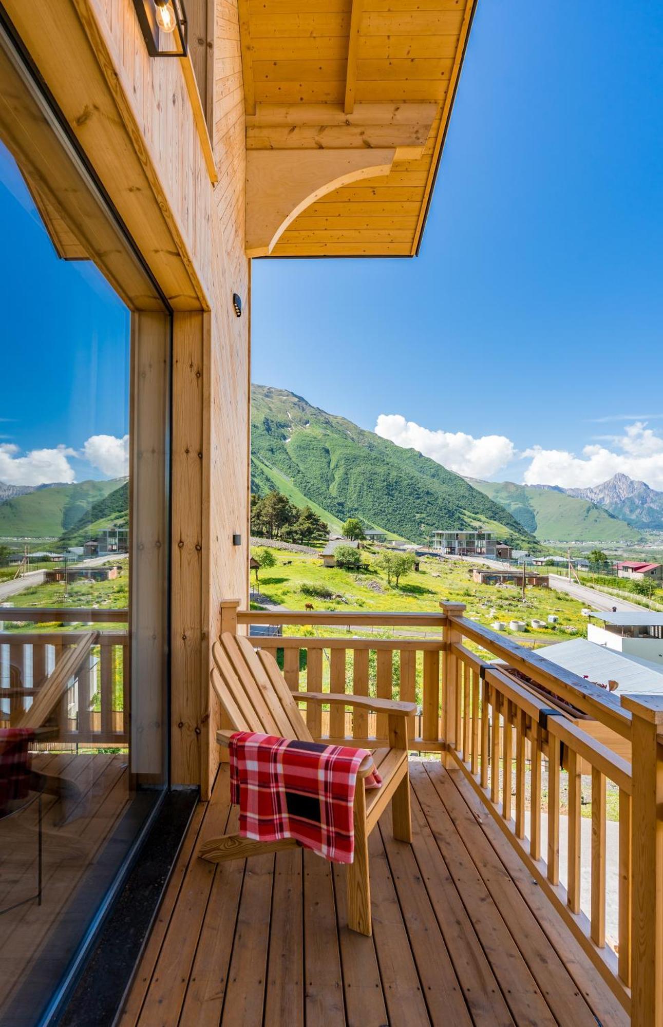 1740 Boutique Hotel Kazbegi Екстериор снимка