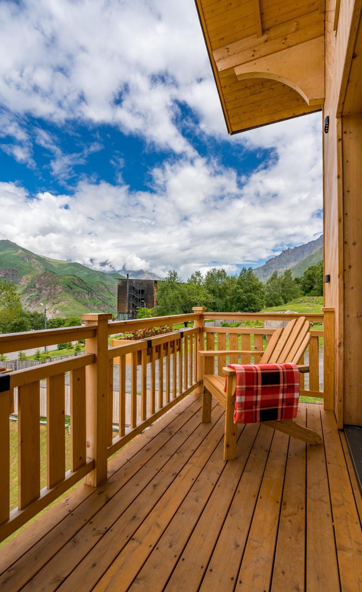 1740 Boutique Hotel Kazbegi Екстериор снимка