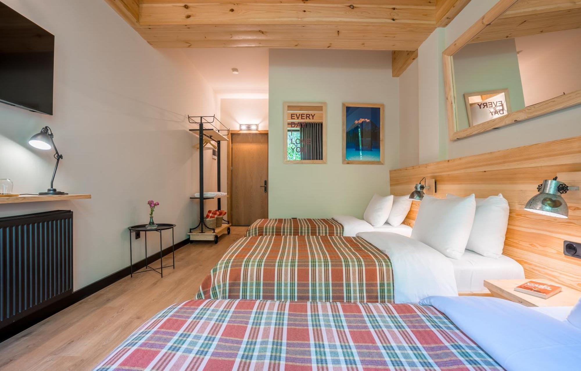 1740 Boutique Hotel Kazbegi Екстериор снимка