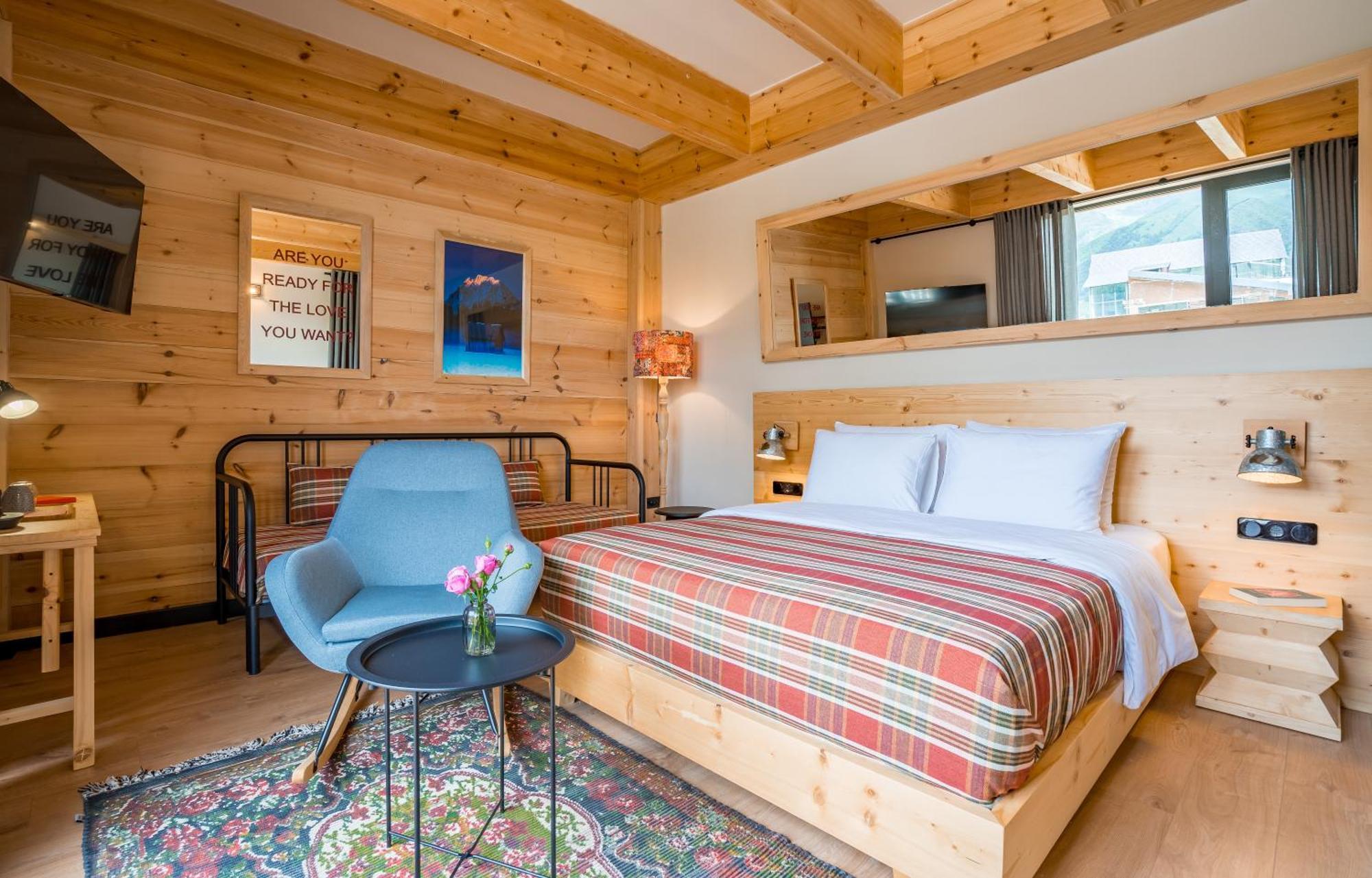 1740 Boutique Hotel Kazbegi Екстериор снимка